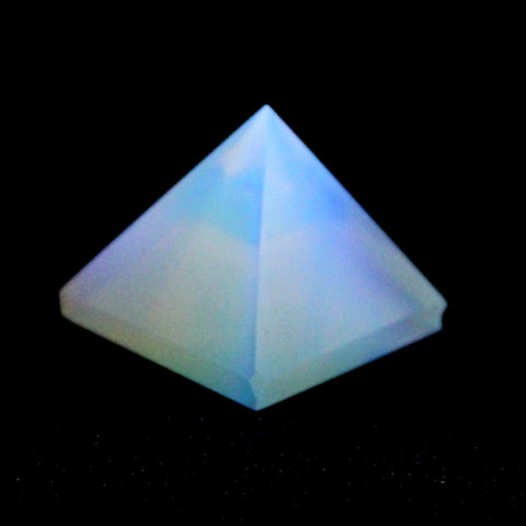 Opalite 30 mm Pyramid